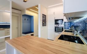Petrovdom 16-154 In Panoramic View Apartment Nearby Central Railway Station In Rc Kvartet